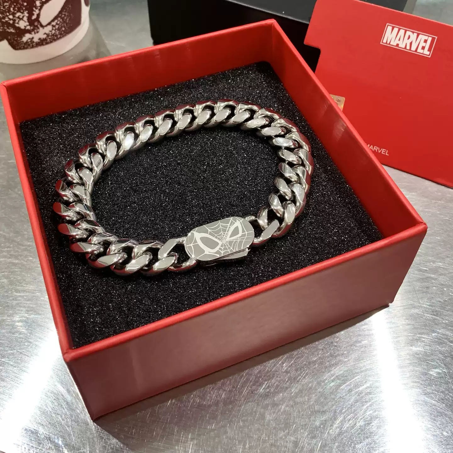 Marvel Spider‑Man Cuban Link Bracelet 304 Stainless Steel Superhero Engraved Chain Wristband Fashion Street Jewelry Gift For Men Boys